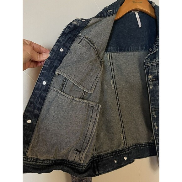 Free People Jean Denim Jacket‎ Size Small, Distressed, Button Close, No Hood. - Picture 2 of 9